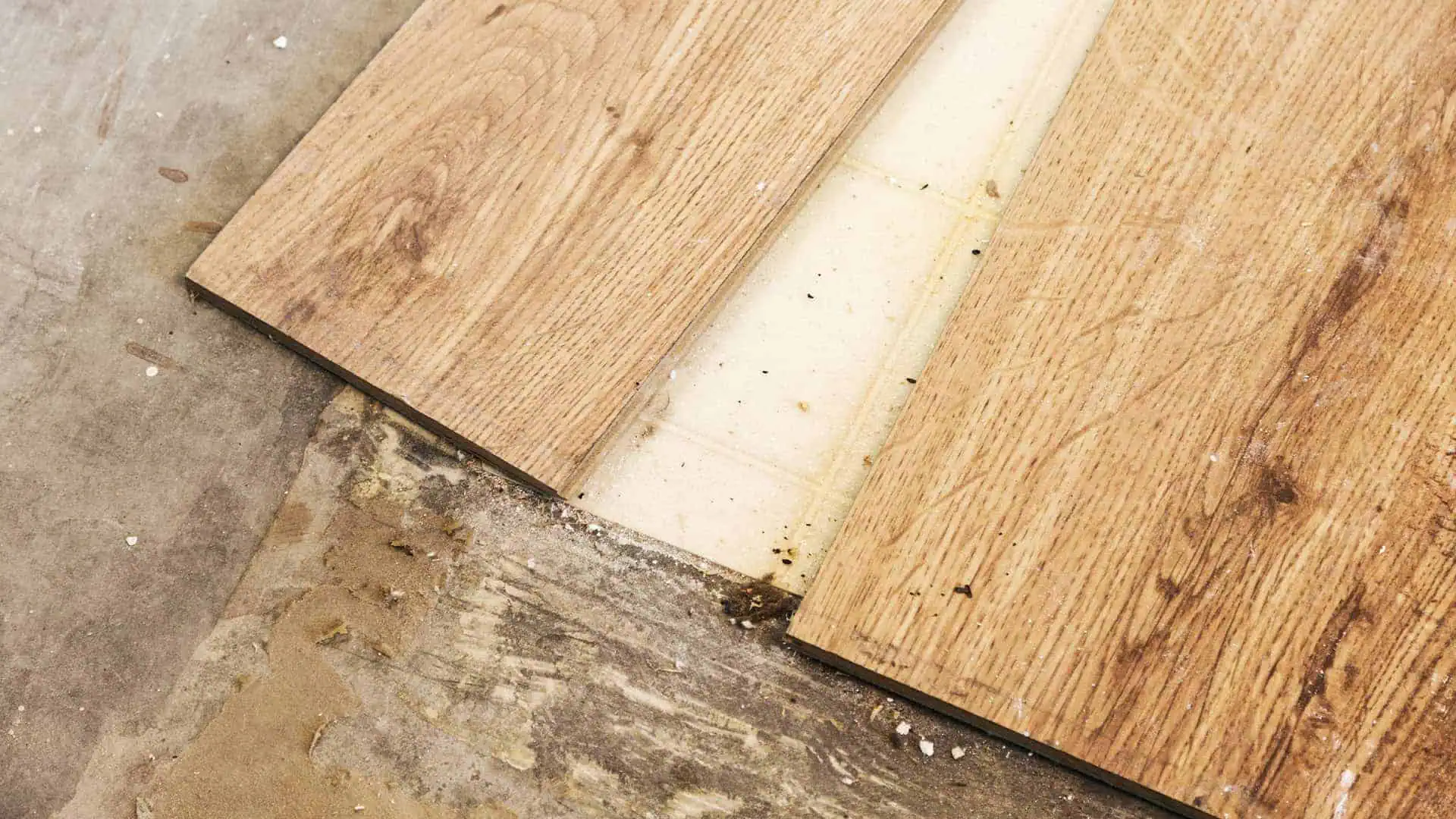 How to remove old laminate flooring